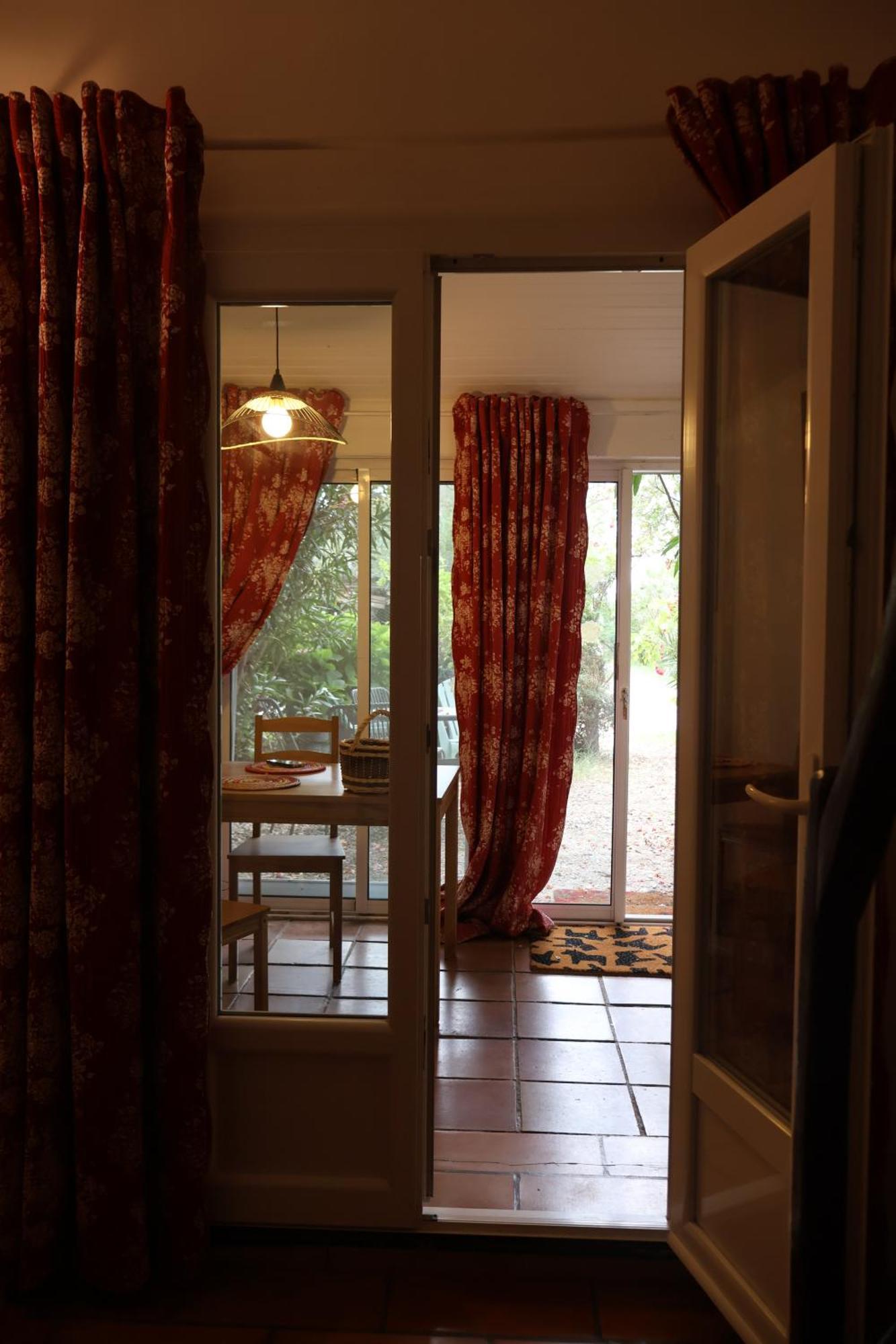 Gites Chambres D'Hotes Mazet Du Marechal Ferrant 생트마리들라메르 외부 사진
